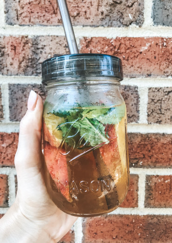 Preview image for article: Cold Brew Minty Peach Iced Tea