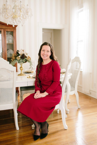 Preview image for article: Christmas Decor Home Tour with Charity