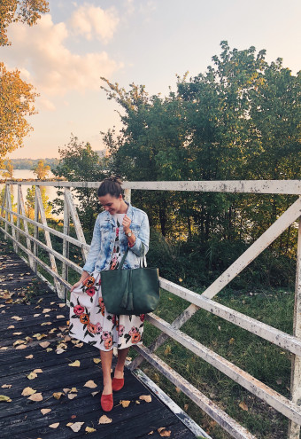 Preview image for article: Pocketful of Poppies Outfit Review