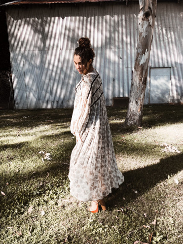 Preview image for article: Spring Style :: Flowy Dress + A Baby Bump