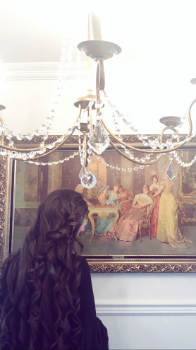 Elegant Evening-Out Curls: A Hair Tutorial