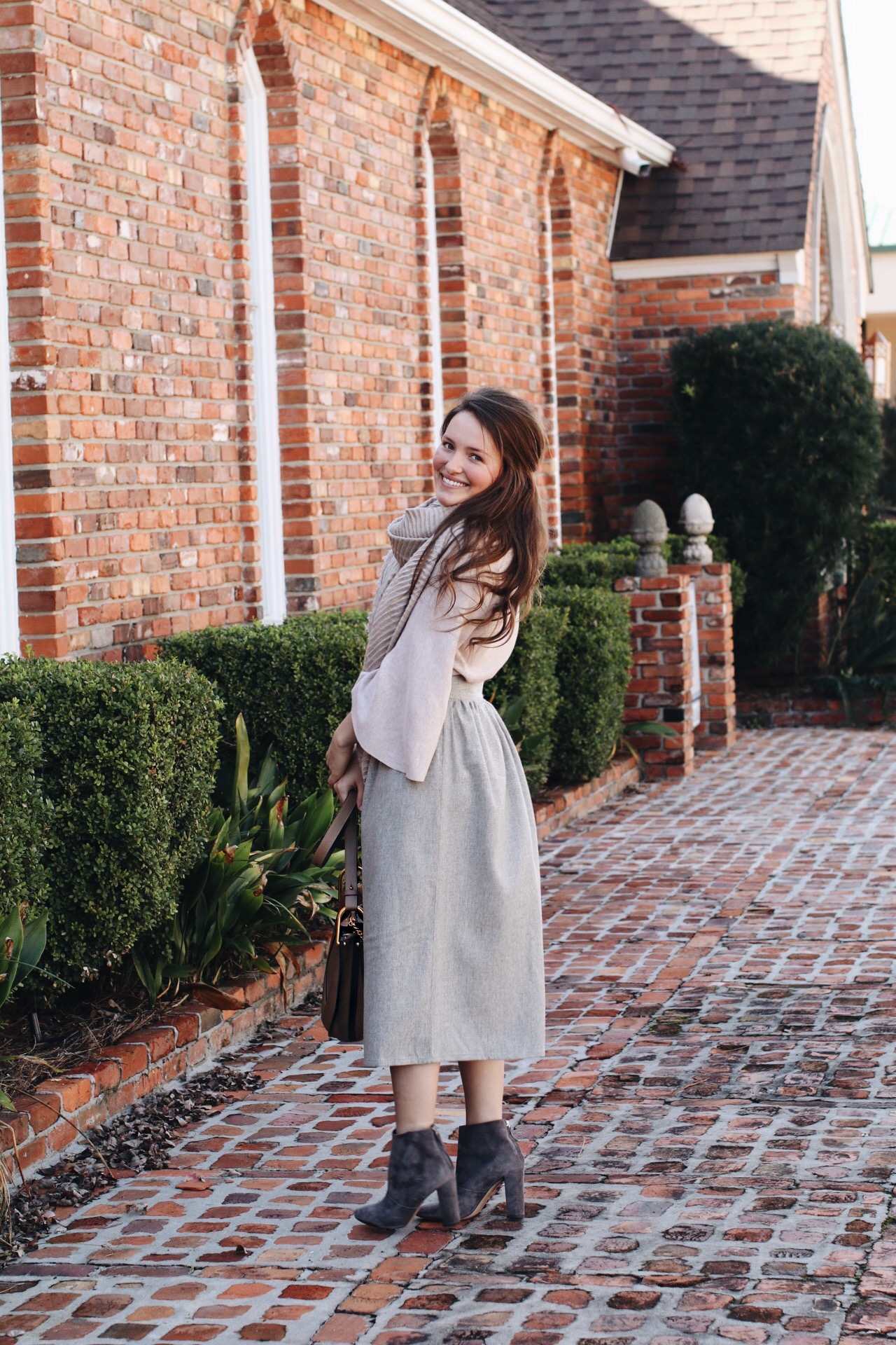 Today's ootd with a favorite skirt of mine! ✨ #ootd #dateoutfit #neutr