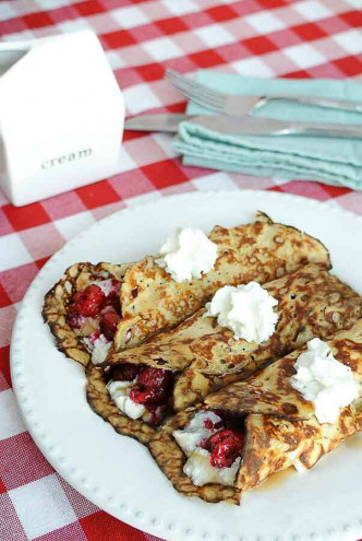 Preview image for article: Keto-Friendly Raspberry Ricotta Crepes
