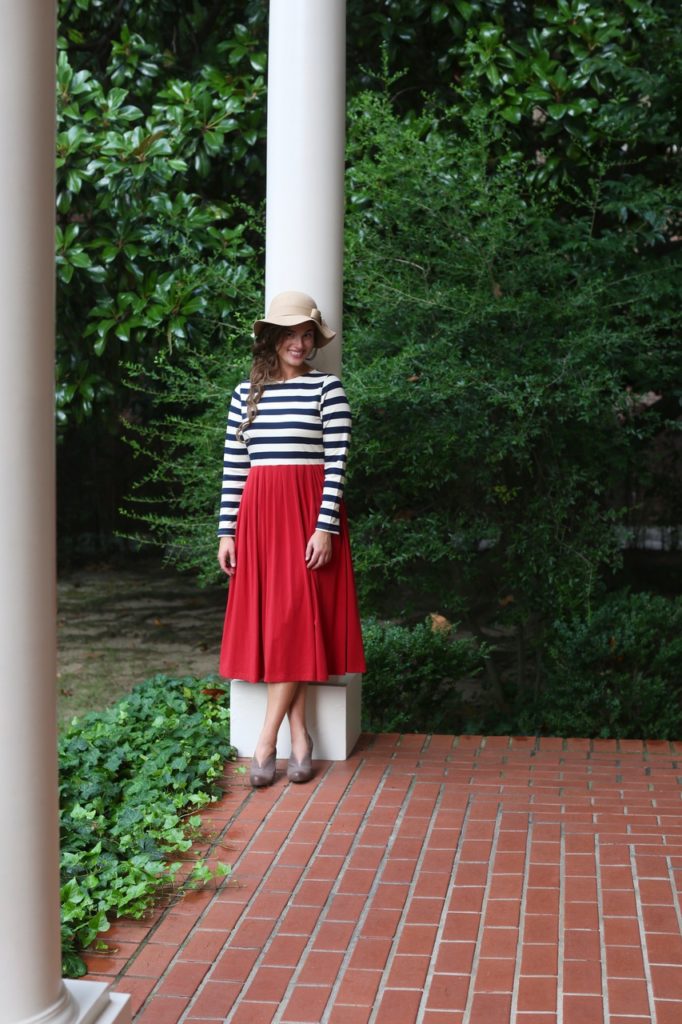 Sidewalk Stroll Fall Outfit Inspiration