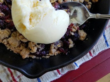 Preview image for article: Recipe: Homemade Cherry Crisp