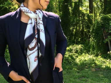 Preview image for article: A Flair for Scarves