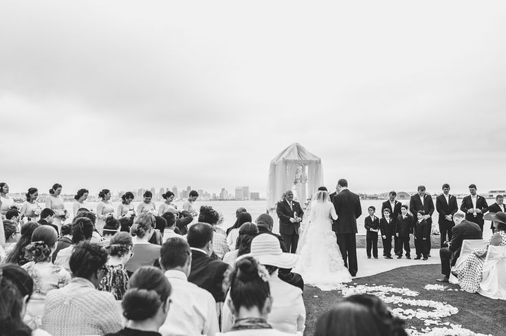 Melissa's Real Wedding on She's Intentional. Photography: Continuum Photography http://continuumweddings.com/