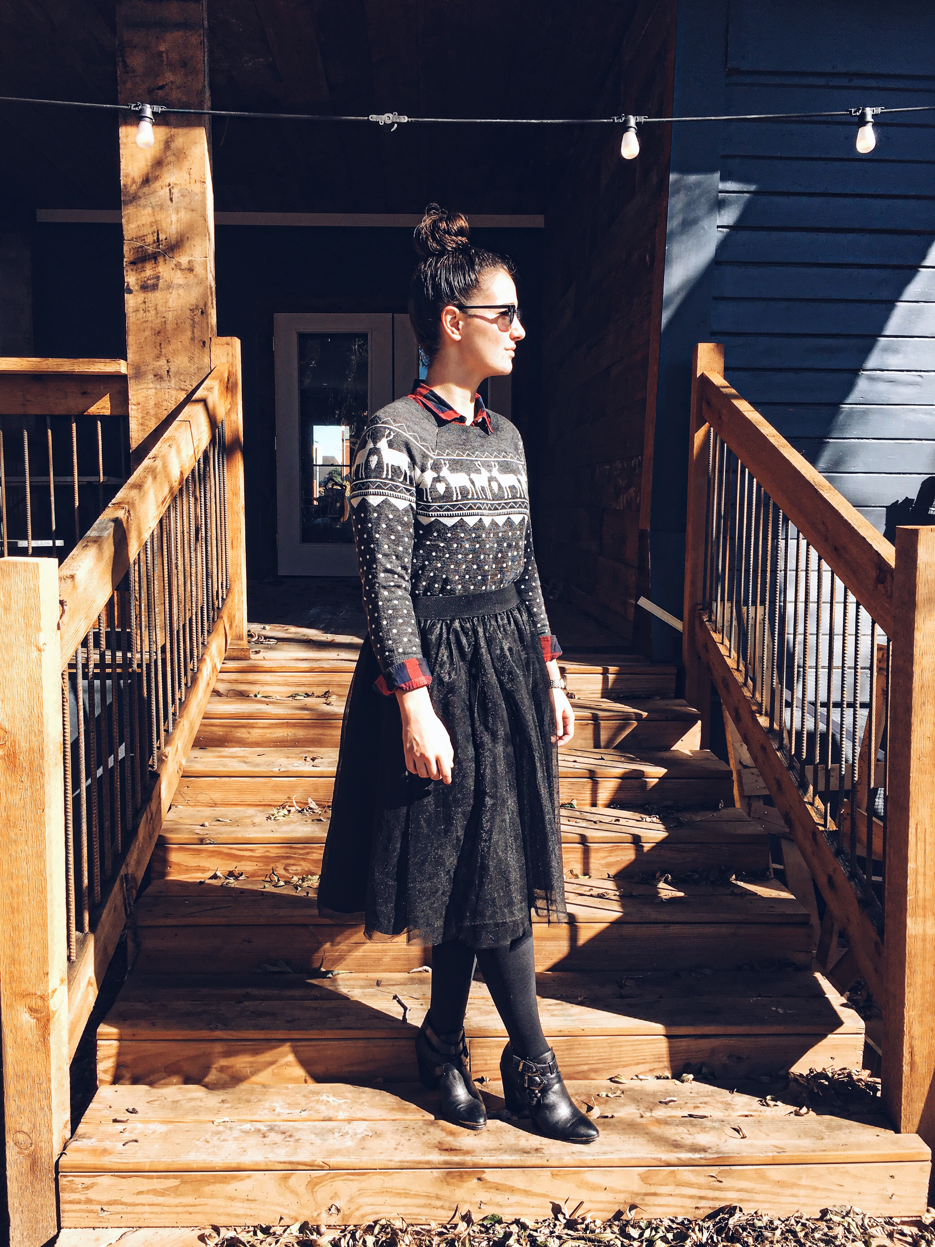 Collegiate Christmas Spirit | Christmas Outfit Inspo with Elle Simmons on @ShesIntentional