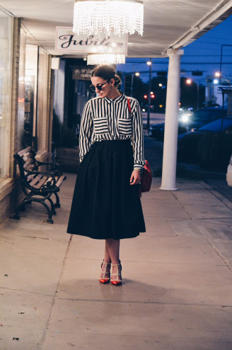 Preview image for article: Black, White, & Fire-Engine Red