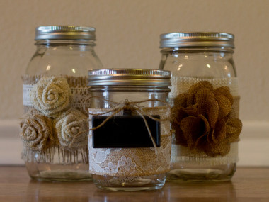 Preview image for article: Burlap Wrapped Mason Jars