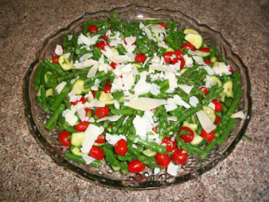 Preview image for article: Spring Fresh Salad