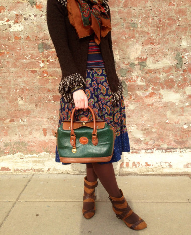 Preview image for article: Embellish The Season With Vintage Style