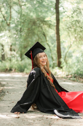 Preview image for article: Vintage Floral: Graduation Table Inspiration