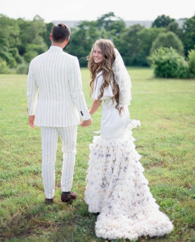 Preview image for article: Flannery + Nolan Wedding: Fly Me To The Moon