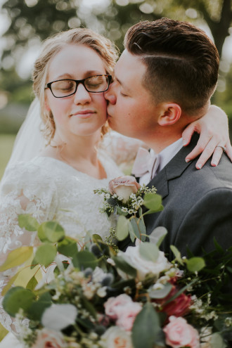 Preview image for article: Ashton + Austin: Romantic, Literature-Inspired Wedding