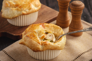 Preview image for article: A Perfect Fall Crowd-Pleaser: Easy Chicken Pot Pie
