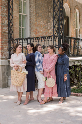 Preview image for article: Dainty Jewell's 2022 Summer Collection: Part One