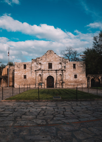 Preview image for article: Travel Guide: San Antonio, Texas