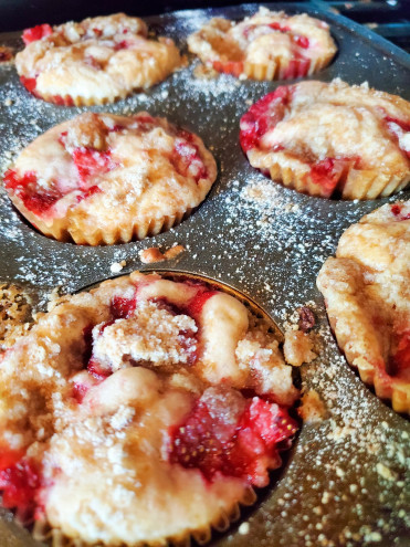Preview image for article: Scrumptious Strawberry Muffins