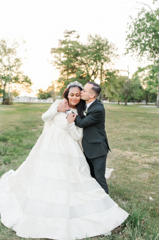 Preview image for article: Timeless and Elegant: Asiah and Michael's Wedding