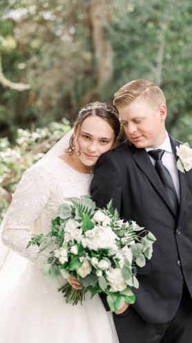 Preview image for article: Timeless Wedding: Aubrey & Garrison