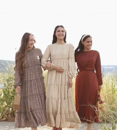 Preview image for article: How to Style Your Favorite Dress for Any Occasion