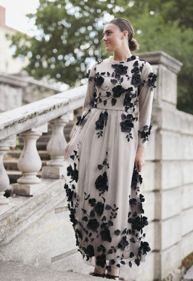 formal winter dress Outfits (3 Cute Looks) This elegant garment is topped with a round collar and belt. What to Wear Over a