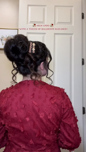 Preview image for article: High Updo: With a Touch of Ballroom Elegance