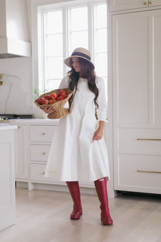 Preview image for article: From Sunshine to Autumn Hues: Modest Dresses for the Summer-to-Fall Transition