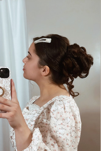 Preview image for article: Creating a Soft, Elegant Updo