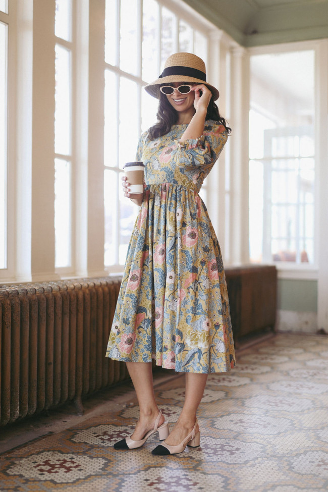 fashion casual dress 45 Best Dresses for 40 Year Old Women The flattering V Casual Outing Midi Dress -