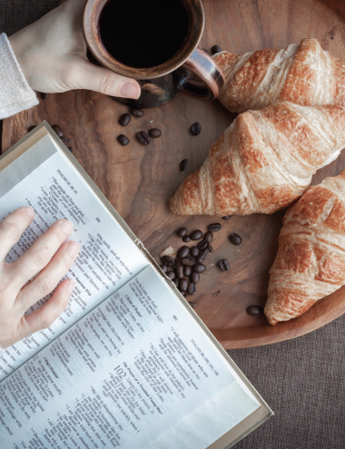 Preview image for article: Gather & Grow: Why Fall Is the Perfect Time to Host a Bible Study with Friends