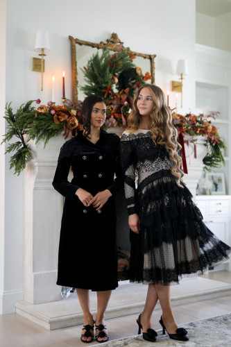 TRENDY MEETS TIMELESS