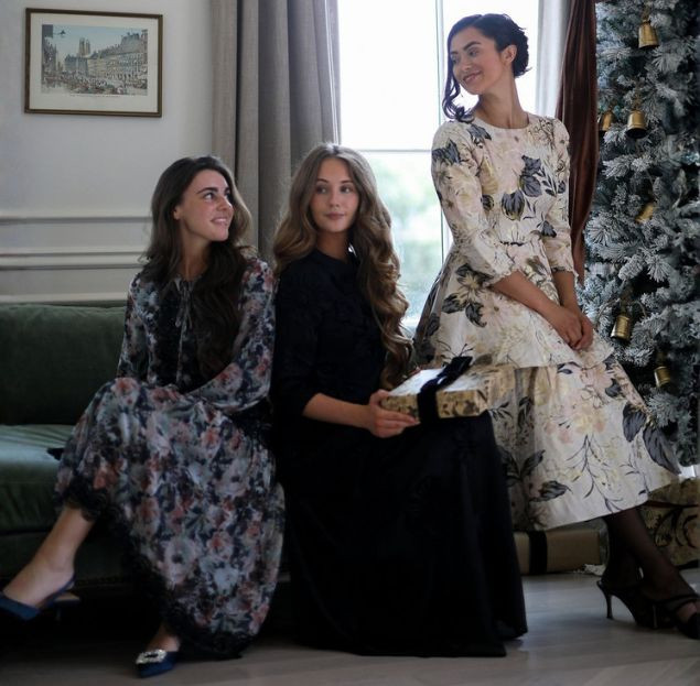 CELEBRATE THE SEASON IN STYLE