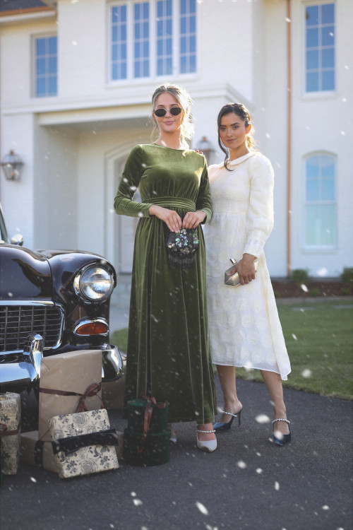 TRENDY MEETS TIMELESS