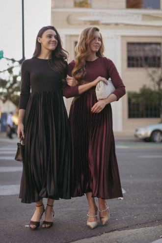 Preview image for article: Modest Travel Dresses for Winter: Warm, Practical, and Effortlessly Stylish