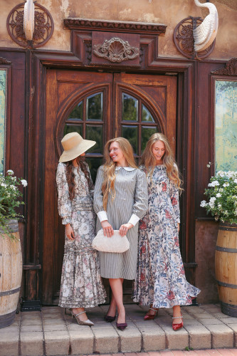 TRENDY MEETS TIMELESS
