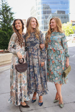 What to Wear to a Fall Wedding: Modest Guest Dress Ideas